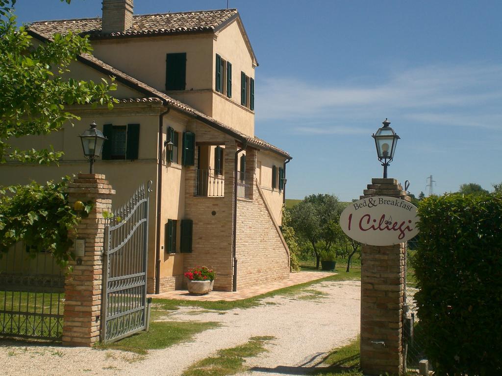 I Ciliegi Bed & Breakfast Osimo Bagian luar foto